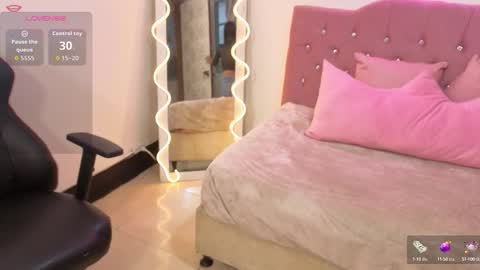 Kitty  online show from October 12, 11:42 am