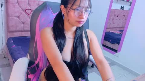Snapshot of kittytokio chatting on May 4, 8:49 pm kittytokio online show from May 4, 8:49 pm