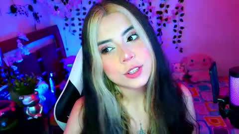 Snapshot of kittyuwu_ chatting on February 22, 6:17 pm Kittyuwu online show from February 22, 6:17 pm