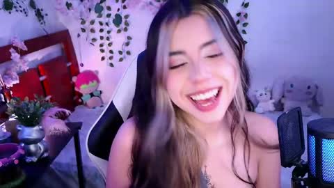 Snapshot of kittyuwu_ chatting on March 23, 9:52 pm Kittyuwu online show from March 23, 9:52 pm