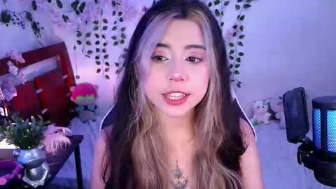 Snapshot of kittyuwu_ chatting on March 26, 12:28 am Kittyuwu online show from March 26, 12:28 am