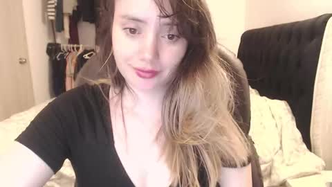 Snapshot of kittywantslove23 chatting on March 2, 12:24 am kittywantslove23 online show from March 2, 12:24 am