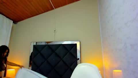 Snapshot of kittyy_babee chatting on October 6, 11:18 am kitty online show from October 6, 11:18 am