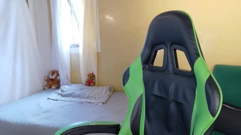 Snapshot of kittyzenn chatting on March 10, 1:27 pm Kitty Zen online show from March 10, 1:27 pm