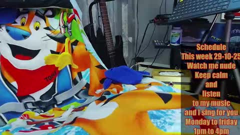 Snapshot of kiveuxmakeu chatting on October 2, 4:08 am kiveuxmakeu online show from October 2, 4:08 am