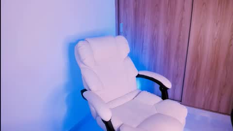 Little piece of fruit online show from March 8, 2:04 am