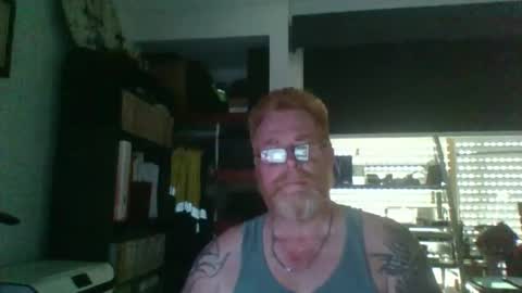 Snapshot of kiwi_boss61 chatting on December 13, 6:21 am kiwi_boss61 online show from December 13, 6:21 am