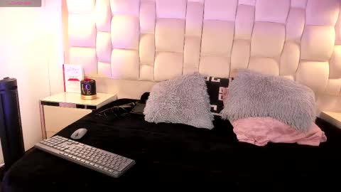 Kiwi online show from April 1, 1:41 pm