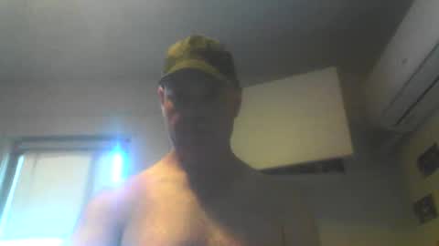 kiwiguy19773 online show from December 21, 2:41 am