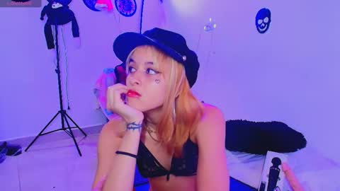 Lizeth online show from December 21, 6:44 pm