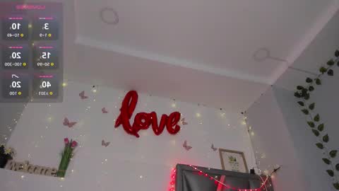 Snapshot of klariz09 chatting on March 7, 7:44 pm klariz09 online show from March 7, 7:44 pm