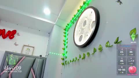 Snapshot of klariz09 chatting on March 23, 2:32 pm klariz09 online show from March 23, 2:32 pm