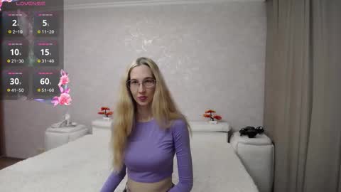 Snapshot of klaryevans chatting on December 14, 6:52 am Klary online show from December 14, 6:52 am