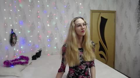 Snapshot of klaryevans chatting on January 9, 11:02 am Klary online show from January 9, 11:02 am