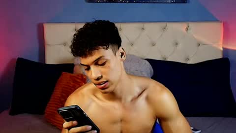 Snapshot of klaton__ chatting on April 19, 6:10 pm klaton__ online show from April 19, 6:10 pm