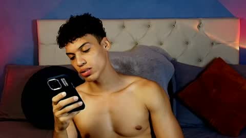 Snapshot of klaton__ chatting on April 21, 1:42 am klaton__ online show from April 21, 1:42 am