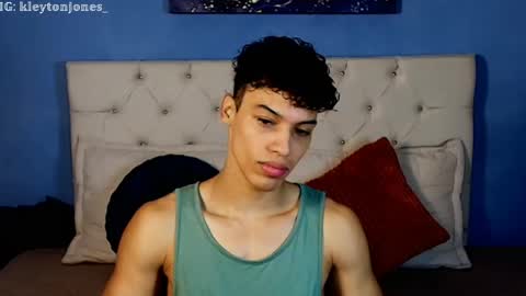 Snapshot of klaton__ chatting on April 29, 4:11 pm klaton__ online show from April 29, 4:11 pm
