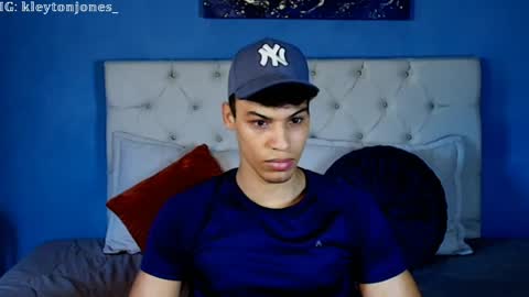 Snapshot of klaton__ chatting on May 6, 3:39 pm klaton__ online show from May 6, 3:39 pm