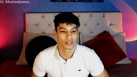 Snapshot of klaton__ chatting on May 11, 8:17 pm klaton__ online show from May 11, 8:17 pm
