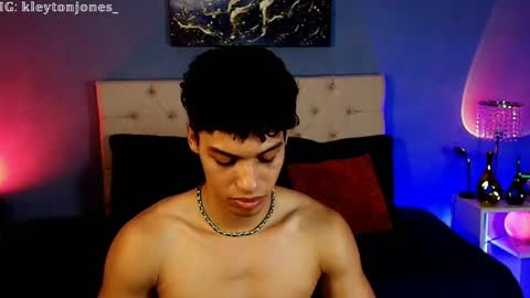 Snapshot of klaton__ chatting on May 14, 11:22 pm klaton__ online show from May 14, 11:22 pm