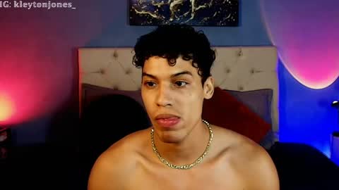 Snapshot of klaton__ chatting on May 16, 12:07 am klaton__ online show from May 16, 12:07 am