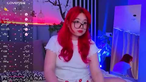 Snapshot of klee_love chatting on October 4, 5:27 am Klee online show from October 4, 5:27 am