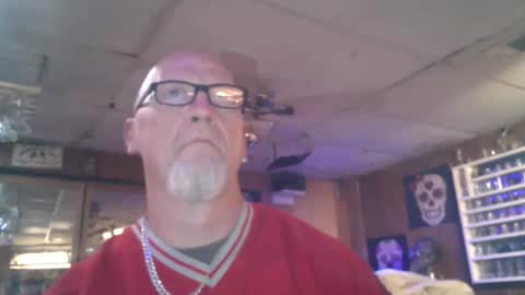 Snapshot of kleeeen chatting on April 26, 8:12 am MrKleeen online show from April 26, 8:12 am