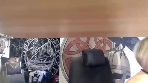 Snapshot of kleiner_teufel chatting on September 24, 8:39 am Michelle online show from September 24, 8:39 am