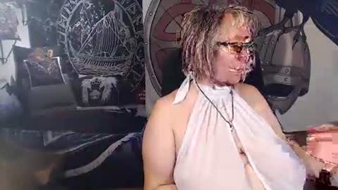 Snapshot of kleiner_teufel chatting on October 1, 6:19 am Michelle online show from October 1, 6:19 am