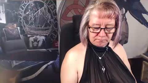 Snapshot of kleiner_teufel chatting on October 2, 6:31 am Michelle online show from October 2, 6:31 am