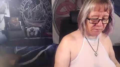 Snapshot of kleiner_teufel chatting on October 15, 7:08 am Michelle online show from October 15, 7:08 am