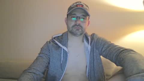 kleinyves online show from April 24, 7:38 pm