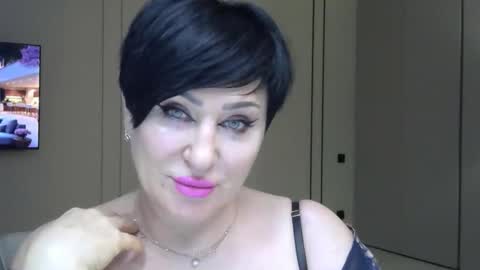 kleo901854860422 online show from May 12, 7:00 pm