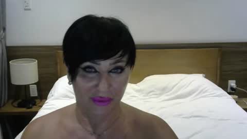 kleo901854860422 online show from July 1, 4:18 pm