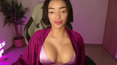 Christina online show from November 9, 2:37 pm