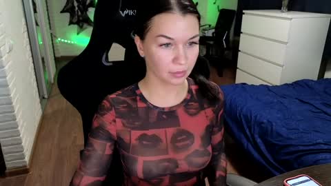 Snapshot of kleoxxx chatting on December 13, 9:52 pm Alisa. online show from December 13, 9:52 pm