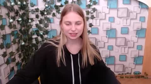 Snapshot of klerkarina chatting on December 8, 9:35 am klerkarina online show from December 8, 9:35 am