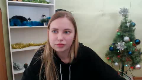 Snapshot of klerkarina chatting on December 22, 9:11 am klerkarina online show from December 22, 9:11 am