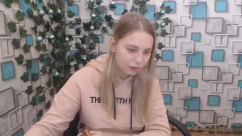 Snapshot of klerkarina chatting on January 5, 5:51 am klerkarina online show from January 5, 5:51 am
