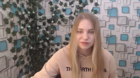 Snapshot of klerkarina chatting on January 18, 6:03 am klerkarina online show from January 18, 6:03 am