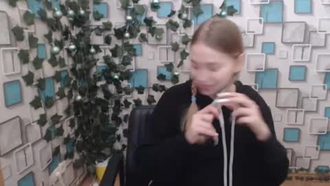 Snapshot of klerkarina chatting on January 25, 6:23 am klerkarina online show from January 25, 6:23 am