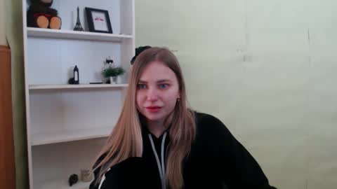 Snapshot of klerkarina chatting on February 14, 6:34 am klerkarina online show from February 14, 6:34 am
