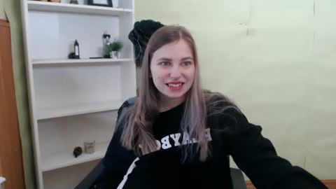 Snapshot of klerkarina chatting on February 23, 5:34 am klerkarina online show from February 23, 5:34 am