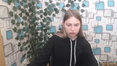 Snapshot of klerkarina chatting on March 4, 10:35 am klerkarina online show from March 4, 10:35 am