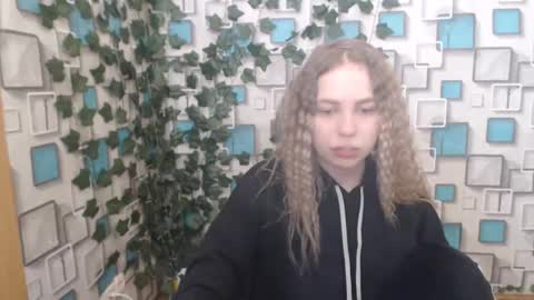 Snapshot of klerkarina chatting on March 6, 5:46 am klerkarina online show from March 6, 5:46 am