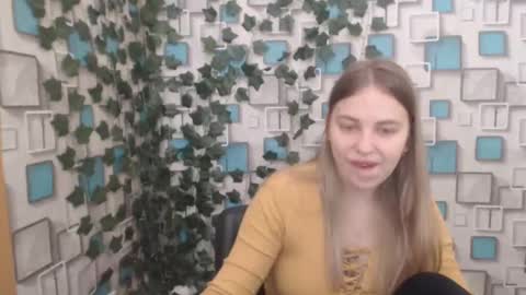 Snapshot of klerkarina chatting on March 10, 5:43 am klerkarina online show from March 10, 5:43 am