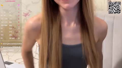 Louise and Mark online show from December 4, 7:44 pm