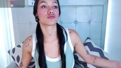 kloe__watson online show from May 12, 9:45 pm