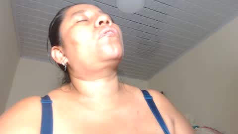 Snapshot of kloe_boobs chatting on March 8, 5:49 am Kloe online show from March 8, 5:49 am