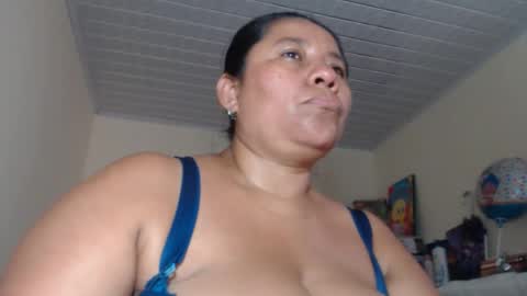 Snapshot of kloe_boobs chatting on September 21, 6:53 pm Kloe online show from September 21, 6:53 pm